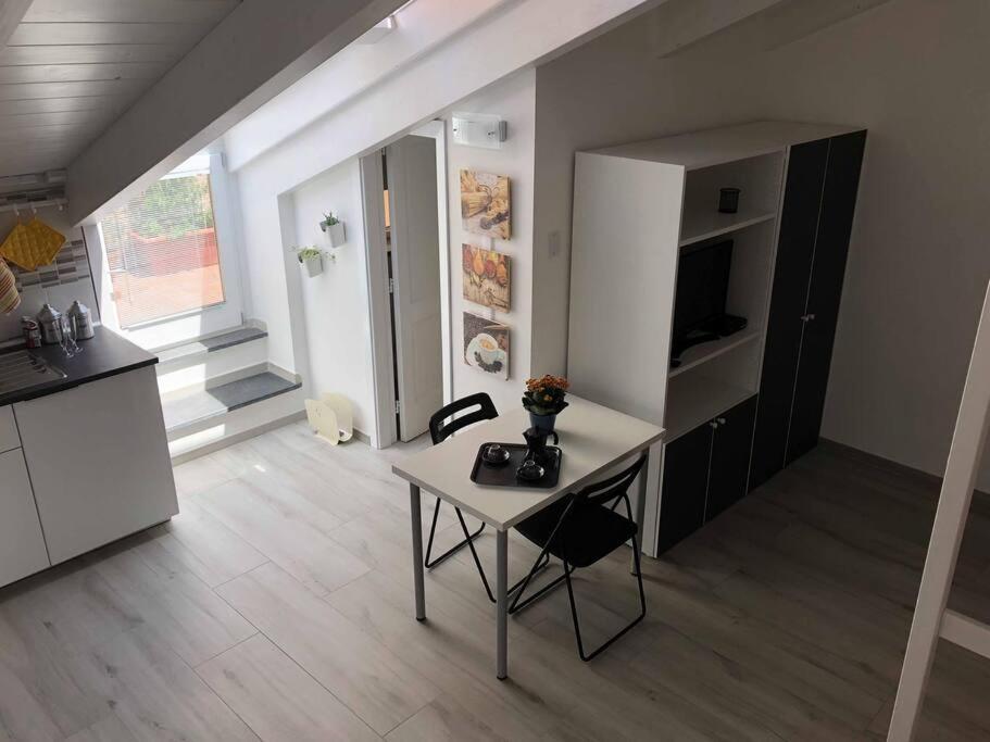 The Sweet Attic Room - De Vivo Realty Meta Di Sorrento Bagian luar foto